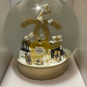 CC Gold Decorative Snow Globe. Beaute Item